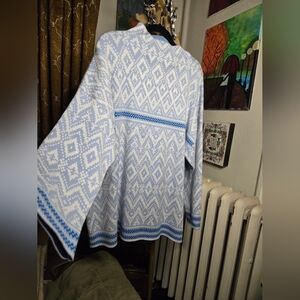 Tahari EUC Womens Sz 2X Nordic Patterned Sweater Blue White See Callout
